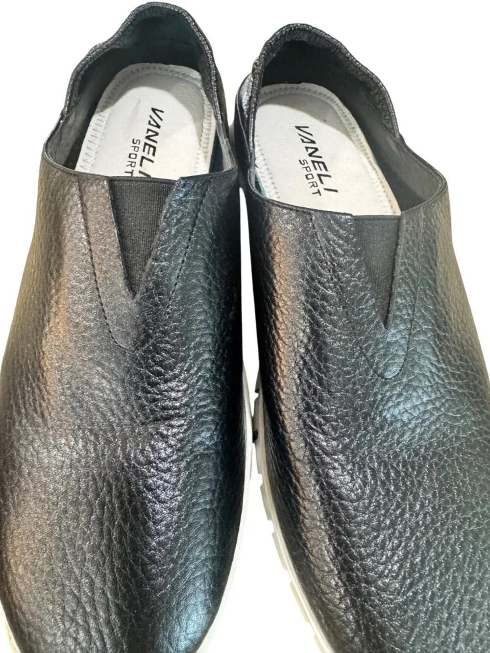 Vaneli Sport Black Leather Slip-On Shoes Athletic Sneakers Women 9N Athleisure